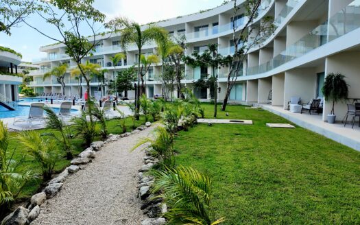 Condo en Venta en Playacar 1 Recámara en Planta Baja