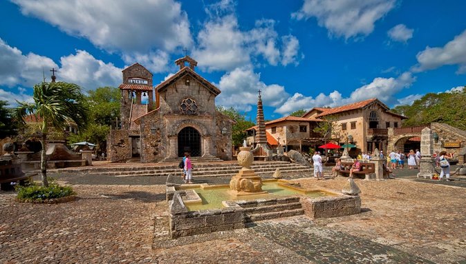 Altos de Chavon, Casa de Campo