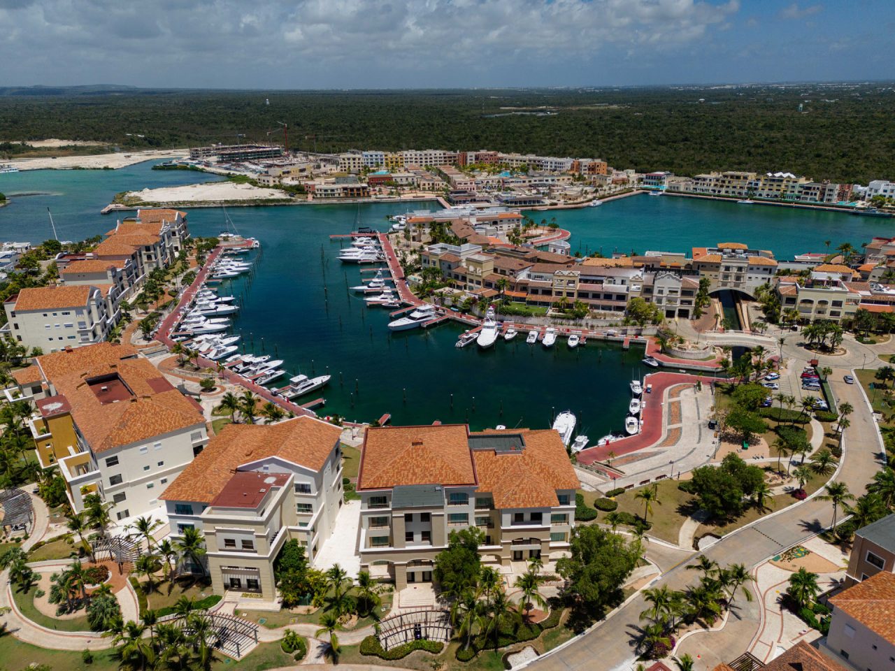 Marina Cap Cana vista de yates y atracaderos