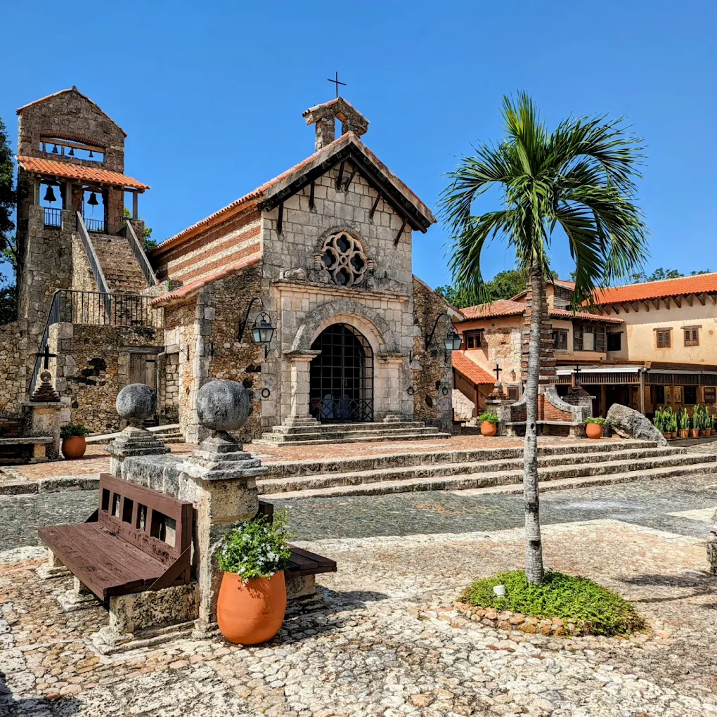 Altos de Chavon, Casa de Campo